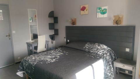 Comfort Double Room, City View | In-room safe, desk, cribs/infant beds, free WiFi