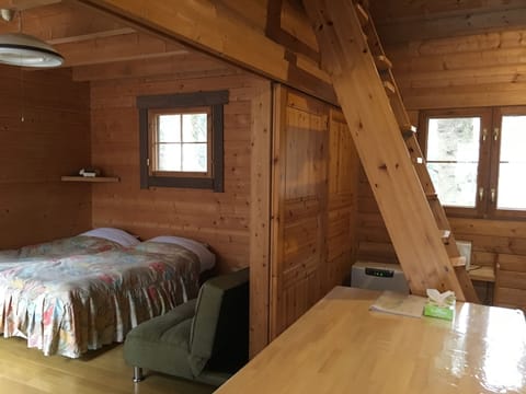 Cottage, Non Smoking, Kitchen | Individually decorated, individually furnished, bed sheets