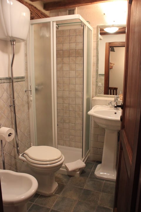 Apartment, 1 Bedroom | Bathroom | Hair dryer, bathrobes, bidet, towels