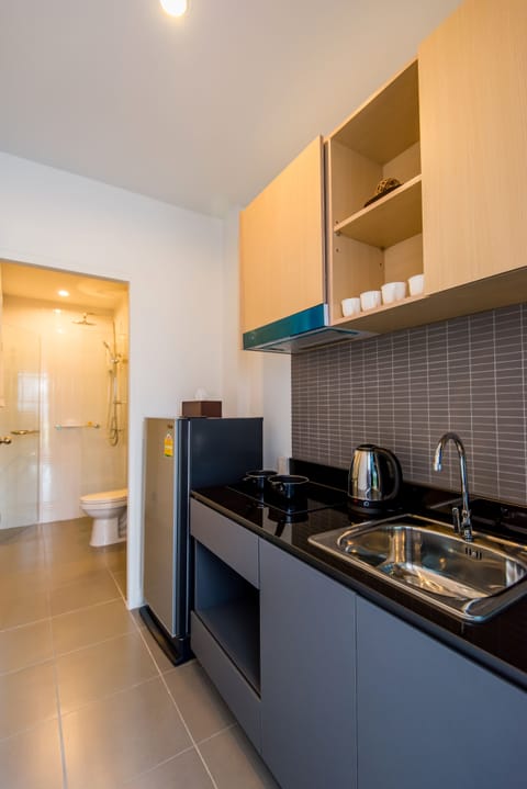 Studio , Connecting room | Private kitchen | Fridge, microwave, stovetop, dishwasher