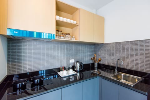 Suite 2 Bedroom  | Private kitchen | Fridge, microwave, stovetop, dishwasher