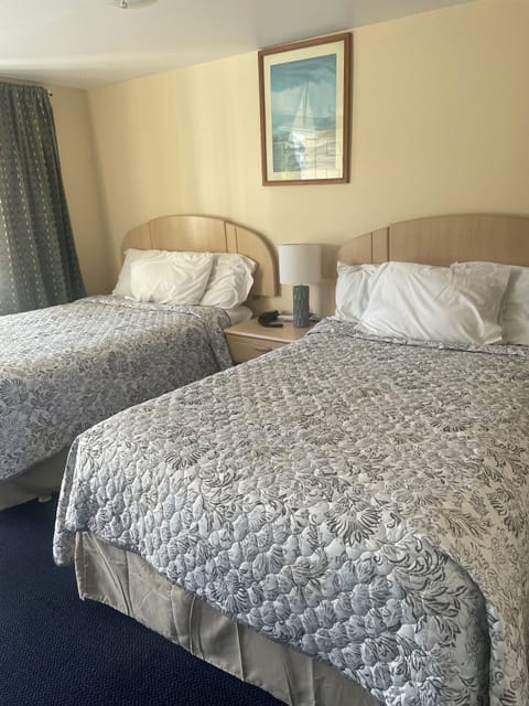 Double Room, 2 Double Beds | Free WiFi, bed sheets