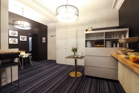 Daily buffet breakfast (EUR 11 per person)