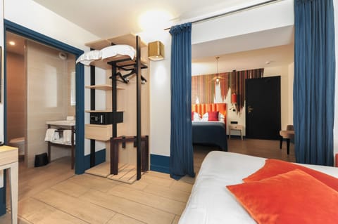 Junior Suite | Minibar, in-room safe, blackout drapes, soundproofing