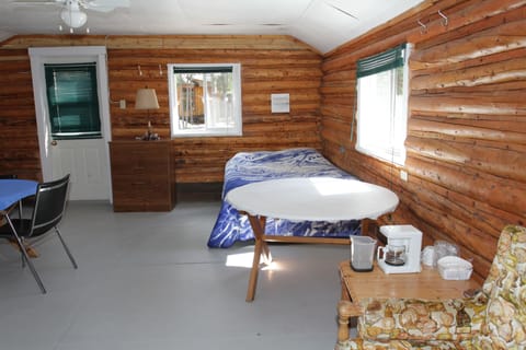 Standard Cabin (Cabin 2) | Living area