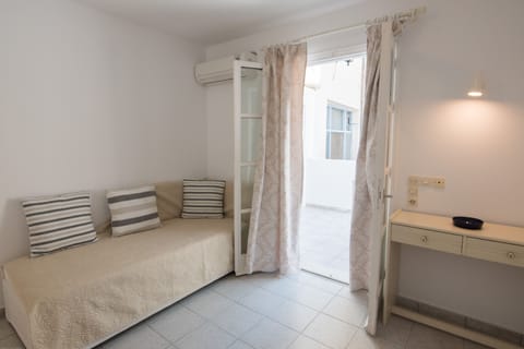 Apartment, 2 Bedrooms | Soundproofing, iron/ironing board, free WiFi, bed sheets