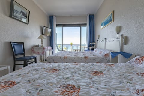 Comfort Triple Room, Sea View | Free cribs/infant beds, free WiFi