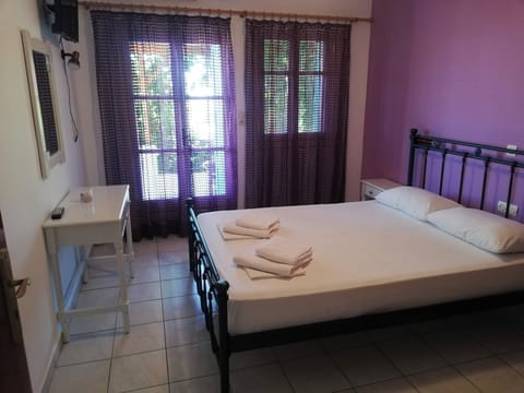 Laptop workspace, soundproofing