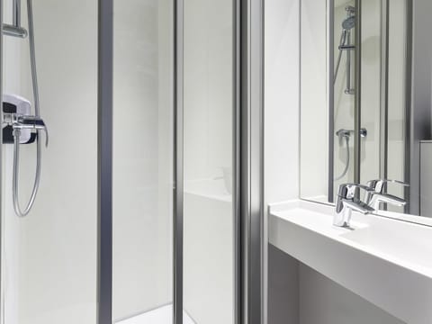 Room, 1 Double Bed, Private Bathroom (Cabrio) | Desk, free cribs/infant beds, free WiFi, bed sheets