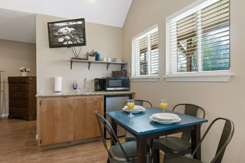 Premium Bungalow, River View (Yellow Bungalow) | Private kitchenette | Fridge, microwave, coffee/tea maker, cookware/dishes/utensils