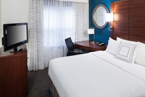 Suite, 2 Bedrooms, Non Smoking | Premium bedding, in-room safe, desk, iron/ironing board