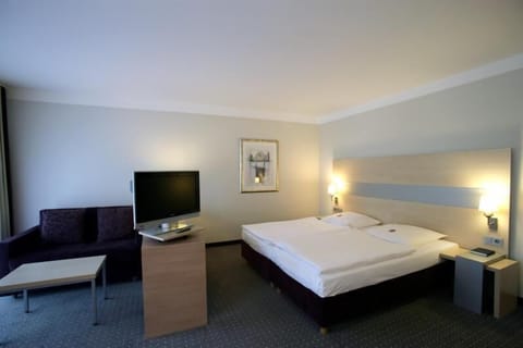 Standard Double Room, Non Smoking | Hypo-allergenic bedding, desk, laptop workspace, blackout drapes