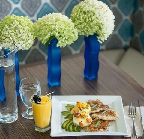 Daily full breakfast for a fee