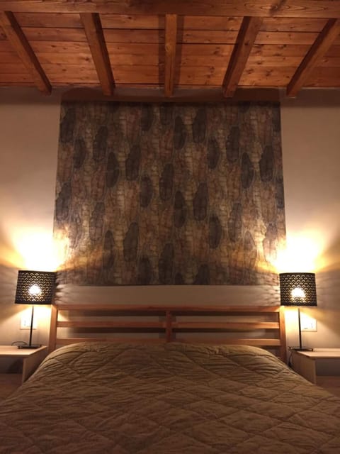 Down comforters, desk, soundproofing, iron/ironing board