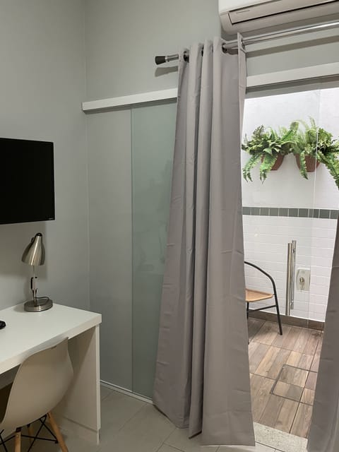 Standard Single Room | Minibar, individually decorated, desk, blackout drapes