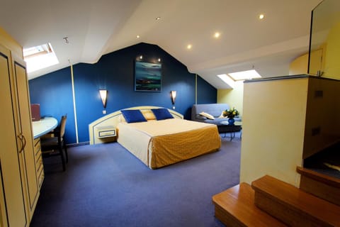 Minibar, in-room safe, individually furnished, desk