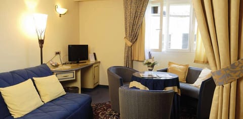 Minibar, in-room safe, individually furnished, desk