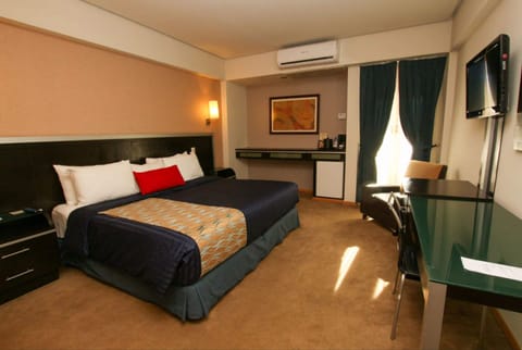 Executive Room | Down comforters, desk, blackout drapes, free WiFi