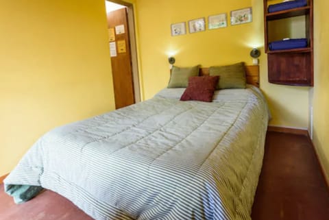 Double Room, Shared Bathroom | Premium bedding, down comforters, pillowtop beds, free cribs/infant beds