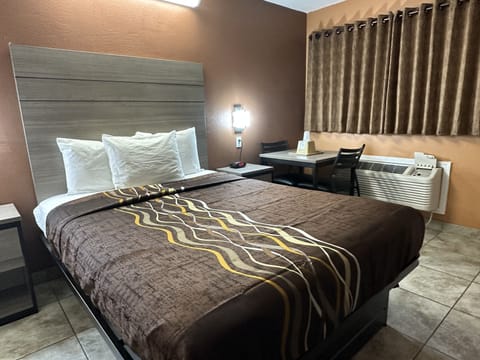 Basic Room, 1 Queen Bed, Non Smoking | Blackout drapes, free WiFi, bed sheets