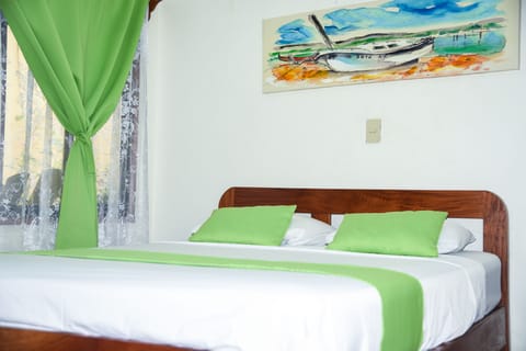 Deluxe Double Room (Hot Water) | In-room safe, free WiFi, bed sheets