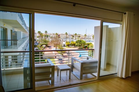 Superior Apartment, 3 Bedrooms, Pool View | Terrace/patio