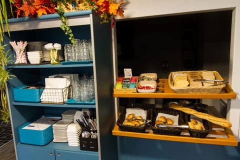 Daily buffet breakfast (EUR 8.9 per person)