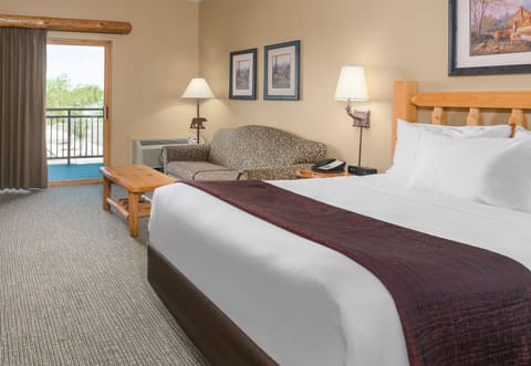 Kid Cabin - Water Park Included | In-room safe, desk, iron/ironing board, free cribs/infant beds