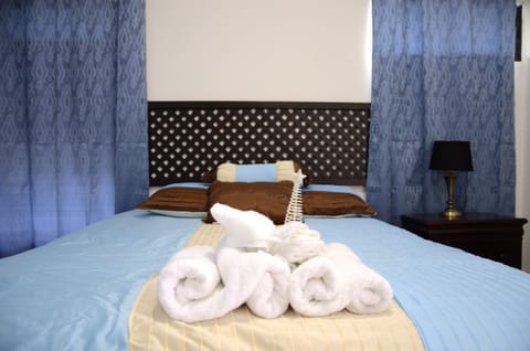 Standard Room, 1 Double Bed, Ensuite | Desk, iron/ironing board, free WiFi, bed sheets