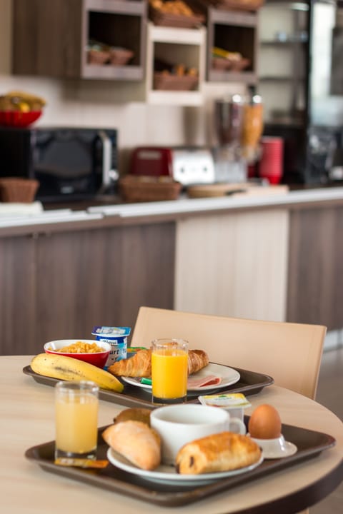 Daily buffet breakfast (EUR 8.90 per person)