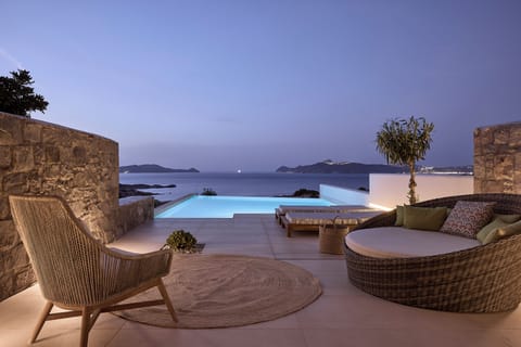 Honeymoon Suite with private pool and sea view | Terrace/patio