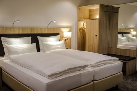 Premium Double Room, Balcony | Premium bedding, in-room safe, desk, soundproofing