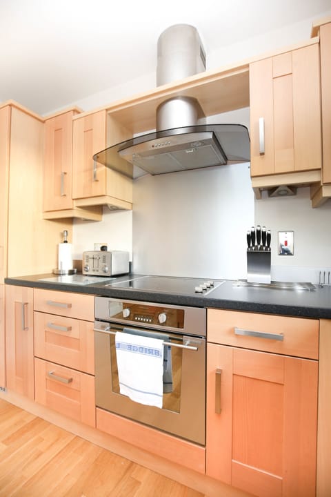 Luxury Apartment, 2 Bedrooms, 2 Bathrooms | Private kitchen | Fridge, microwave, oven, stovetop