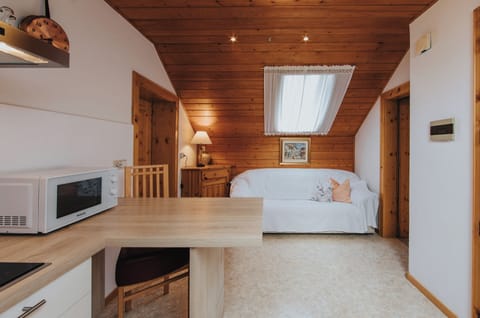 Apartment, 1 Bedroom (2 Persons) | In-room dining