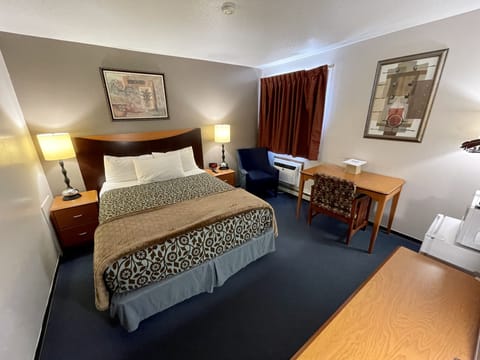 Room, Non Smoking | Iron/ironing board, rollaway beds, free WiFi