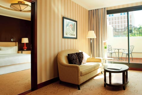 Executive Suite, 1 Bedroom | Premium bedding, minibar, in-room safe, desk