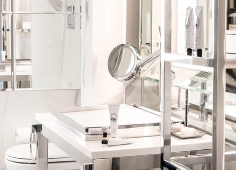 Suite (Attic, Grand Canal View) | Bathroom | Hair dryer, bathrobes, slippers, bidet