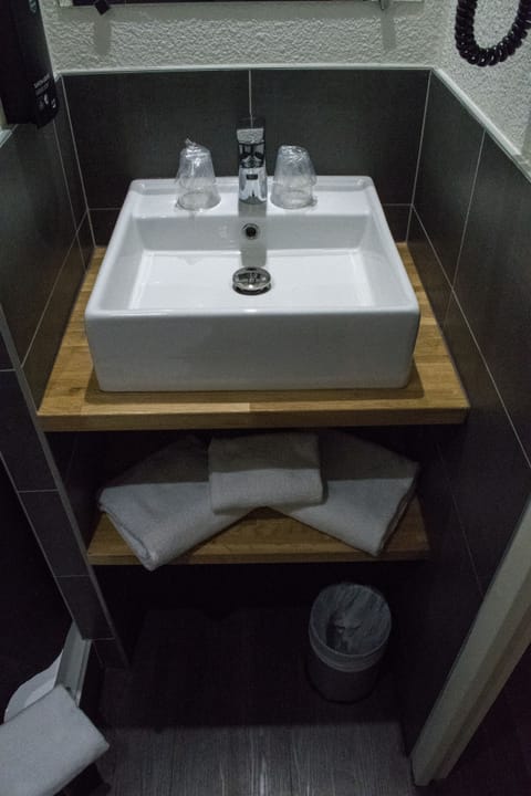 Room, 1 Double Bed (Pop) | Bathroom | Shower, eco-friendly toiletries, hair dryer, towels