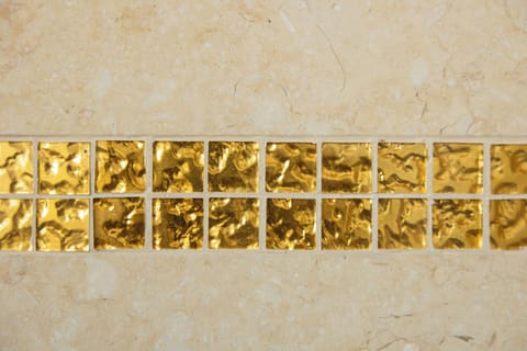 Junior Suite (Triple) | Bathroom | Combined shower/tub, designer toiletries, hair dryer, bidet