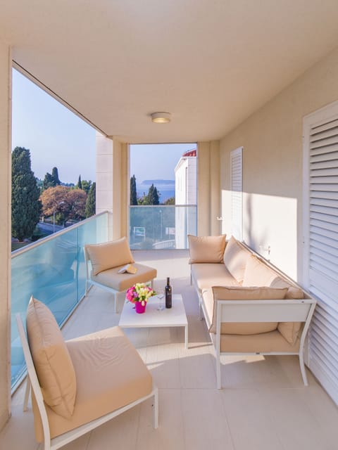 Deluxe Apartment, 3 Bedrooms, Terrace, Partial Sea View (5  *) | Balcony