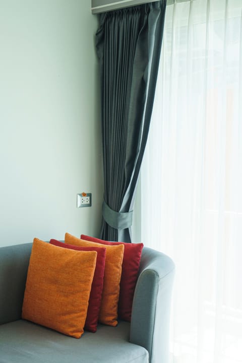 Deluxe Room, 1 Double or 2 Twin Beds | Premium bedding, in-room safe, desk, laptop workspace