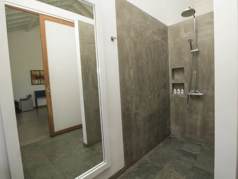 Superior Room, Ocean View | Bathroom | Shower, free toiletries, hair dryer, bathrobes