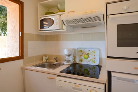 Villa, 1 Bedroom (Côté Nature) | Private kitchen | Fridge, microwave, stovetop, dishwasher