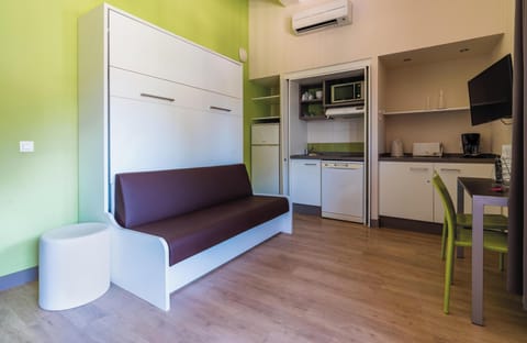 In-room safe, iron/ironing board, free WiFi, bed sheets