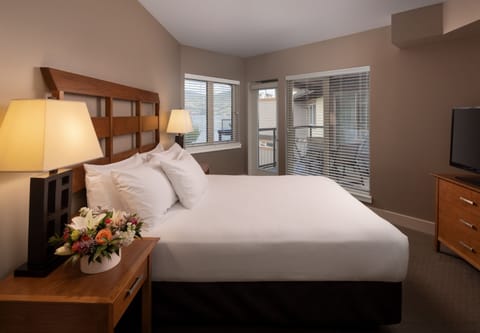 Suite, 2 Bedrooms, Lake View | Premium bedding, pillowtop beds, in-room safe, individually decorated