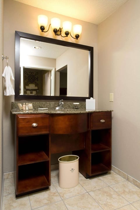 Suite, Two King Beds, Non-Smoking | Bathroom | Free toiletries, hair dryer, towels, soap