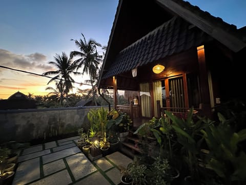 Deluxe Wooden House | Minibar, in-room safe, desk, laptop workspace