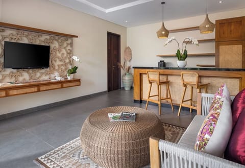 Family Villa, 2 Bedrooms, Valley View | Living room | 42-inch TV with cable channels, fireplace