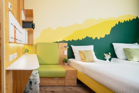 Premium bedding, in-room safe, desk, laptop workspace