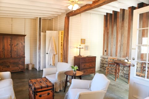 Texas Bunkhouse | Living area | TV, DVD player